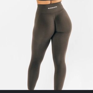 Alphalete Amplify old version color Mocha size Medium!